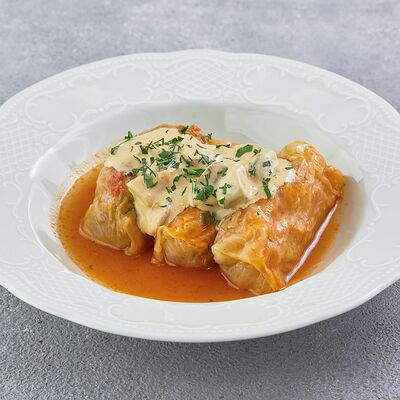 Голубцы мясные с грибным соусом в Царь по цене 750 ₽