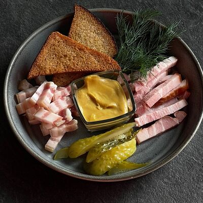 Закуска из сала в Жар-пицца по цене 350 ₽