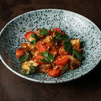 Салат с хрустящими баклажанами в Doge