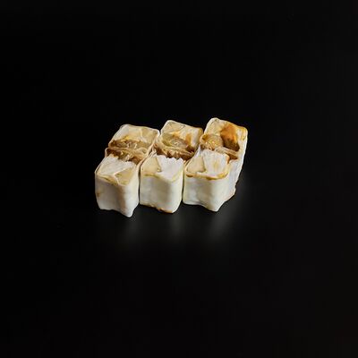 Сладкий ролл с ананасом в Yummy Sushi по цене 450 ₽