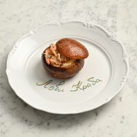 Ватрушка с крабом в 12 kitchen & wine