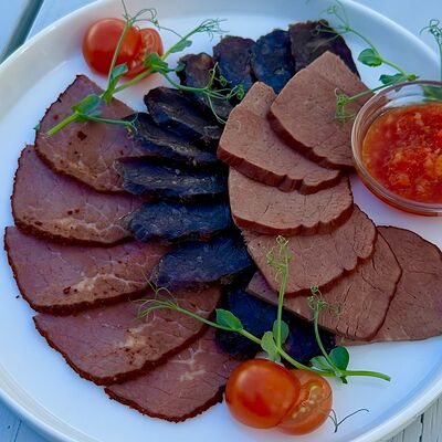 Мясные деликатесы с аджикой в Crystal по цене 950 ₽