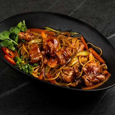 Лапша яичная с курицейв Morioka по цене 630 ₽