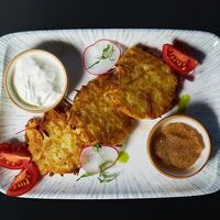Драники картофельные со сметанойв Дача