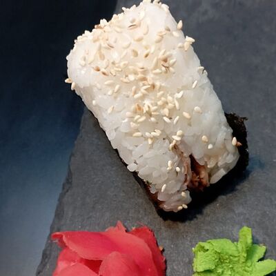 Онигири Тунец в Sushi Kiosk по цене 300 ₽