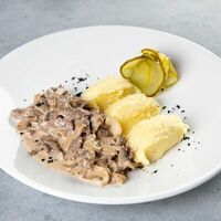Бефстроганов с картофельном пюре в Cutlet by El Gauchito