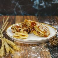 Блин с бананом и карамелью в БлиновЪ