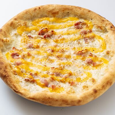 Pizza Carbonara normale в Pizzeria Da Vincenzo по цене 810 ₽