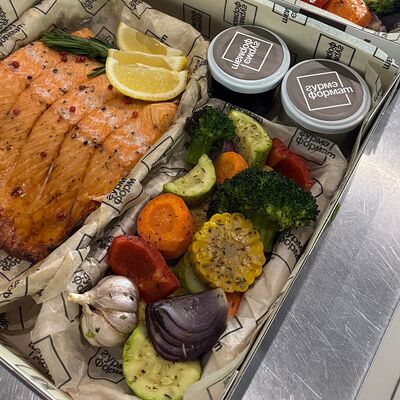 Лосось с овощамив Гурмэ формат по цене 6990 ₽