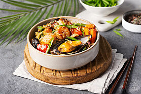 Чоу мейн с морепродуктами и соусом Чили Wok в SushiKent по цене 1000 ₽