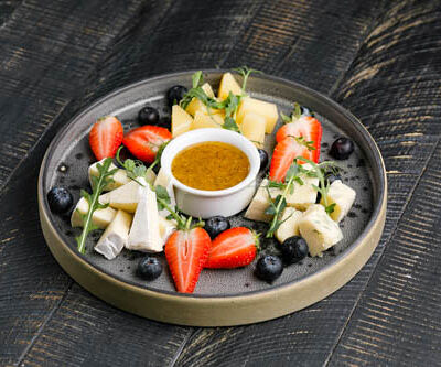 Сыры со свежими ягодами Яндекс в Снегири на Лагерном по цене 1600 ₽