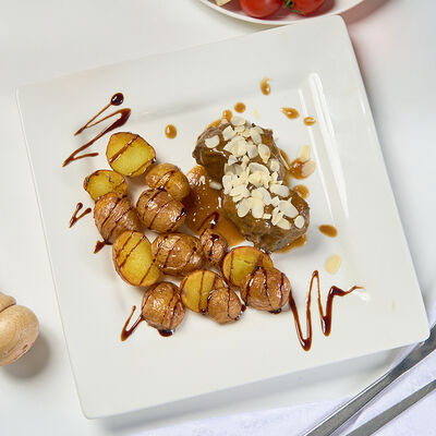 Томленая говяжья щека + гарнир на выбор в Prosto кофе & кухня по цене 990 ₽