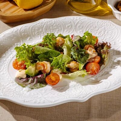 Салат с креветками и кремом маскарпоне-ментайко в Dodici Italy по цене 990 ₽