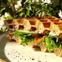 Венская вафля с лососем в CoffeeNam