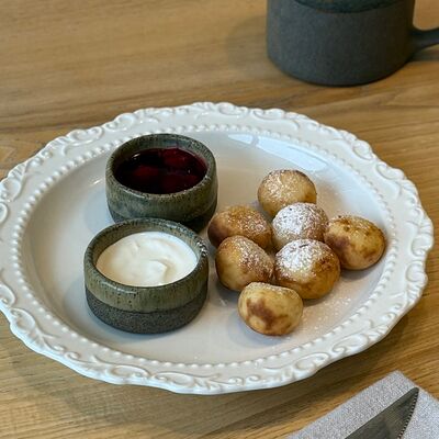 Сырнички со сметаной в Matilda по цене 350 ₽