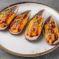 Запеченные мидии спайси в Yoko sushi