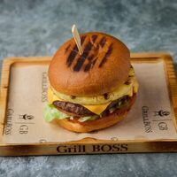 Бургер с ананасомв Гриль Босс