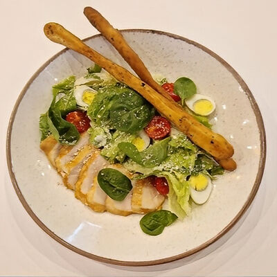 Салат Цезарь с куриной грудкой в iL Патио по цене 19 р.