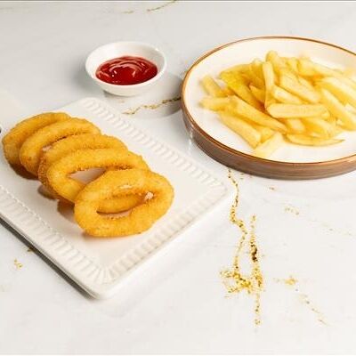 Кольца кальмара и Картофель фри в TAVO ROTTO по цене 399 ₽