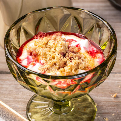 Мацони с ежевикой в Грузинское кафе Ван Гоги по цене 175 ₽