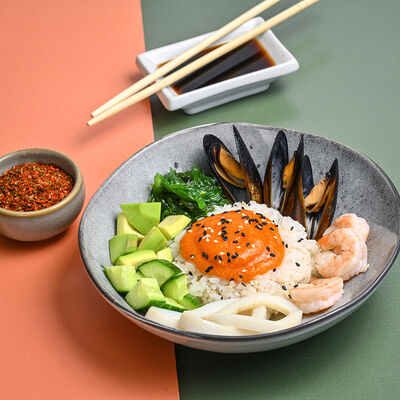 Поке-боул с морепродуктами в Зебры по цене 760 ₽