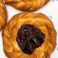 Слойка с вишней в Pate