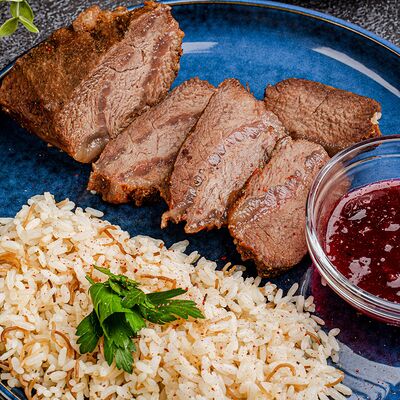 Щека говяжья с гарниром в Бистро Сирийская и Шведская кухни по цене 1000 ₽