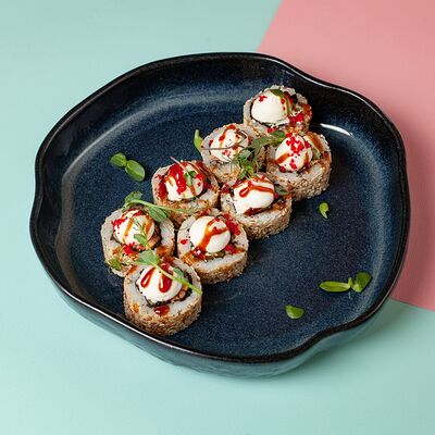Ролл с жареным лососем в Точка Вкуса по цене 319 ₽