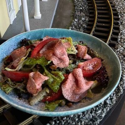 Салат с ростбифомв Ленинградский Экспресс по цене 810 ₽