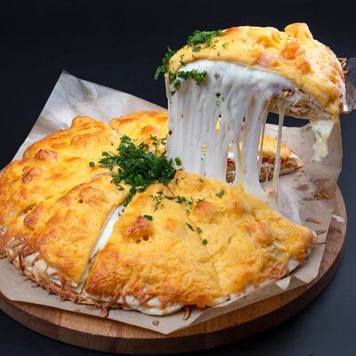 Пицца Морской коктейль в Crazy Brothers по цене 2390 ₽