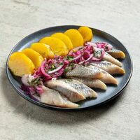 Селедочка с молодым картофелем в Ume