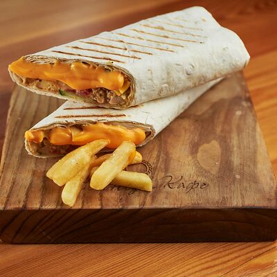 Гиро в лаваше Чиз в Кафе Солнце по цене 530 ₽