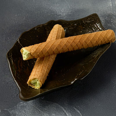 Трубочки с фисташкой и малиной в Urartu по цене 360 ₽