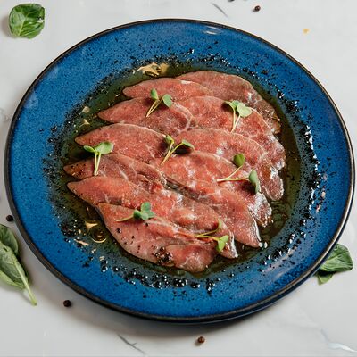 Карпаччо из говядины Вагю с цитрусовым понзу в Мясо & Рыба по цене 990 ₽