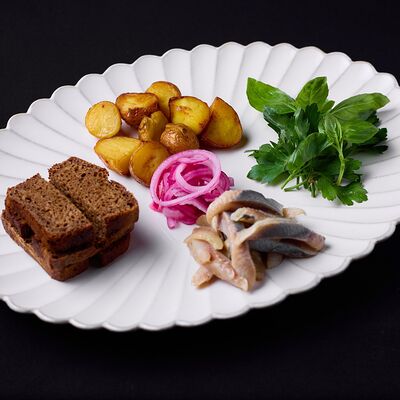 Сельдь с картофелемв Эндорфин по цене 690 ₽