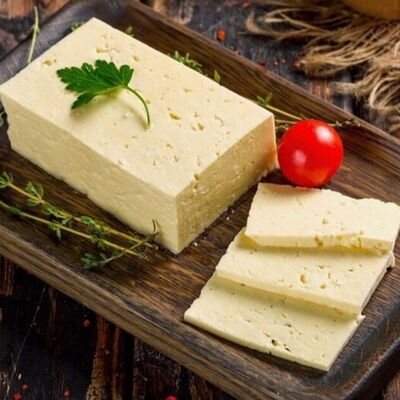 Сыр брынза чанах в Lariote по цене 650 ₽