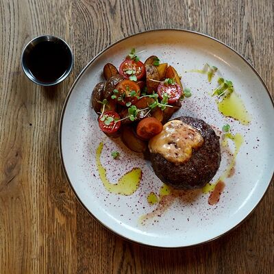 Бифштекс с картофелем беби в Кулинарный цех по цене 1200 ₽