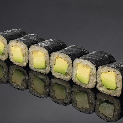 Ролл с авокадо в Bluefin по цене 450 ₽