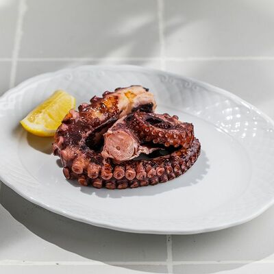 Осьминог на гриле в Кукумбер по цене 890