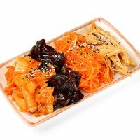 Сет из азиатских закусок в Pho Me