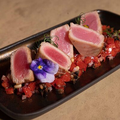 Стейк из тунца в соусе сальса в Fino по цене 950 ₽