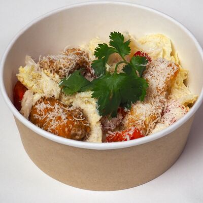 Азиатский Цезарь с курицей в панировке в Dragon’s ramen по цене 610 ₽