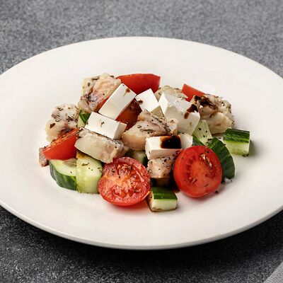 Кето-салат с жареной кетой в Лукоморье по цене 193 ₽