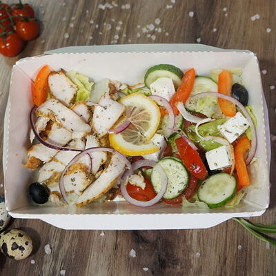 Греческий салат с курицей в Шаурма на углях Шаум по цене 540 ₽