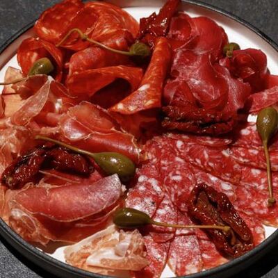 Мясное ассортив Cherish по цене 1950 ₽