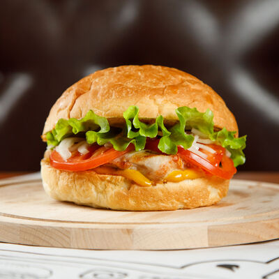 Бургер Чикен гриль в МЯСО ЕСТЬ по цене 470 ₽