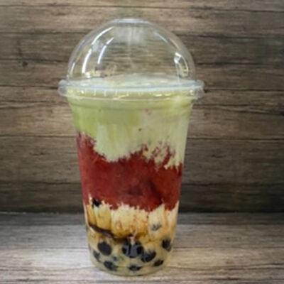 Латте с клубникой и матчей в Pho Bo-Bubble Tea and Coffe Co Co Milk по цене 500 ₽