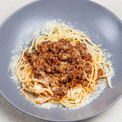 Спагетти Болоньезе в Пицца и Паста по цене 539 ₽