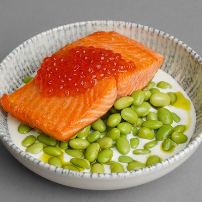 Стейк из форели с бобами эдамаме в Марсианин по цене 1440 ₽