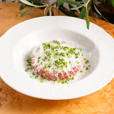 Тартар из говядиныв Grecco по цене 1190 ₽